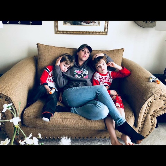 Meet your Posher, Laura - Picture 1 of 1